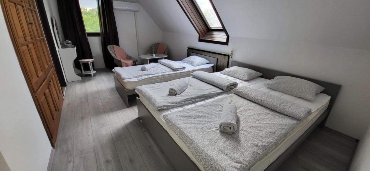 Aniiza Apartman Орвеняш Екстериор снимка