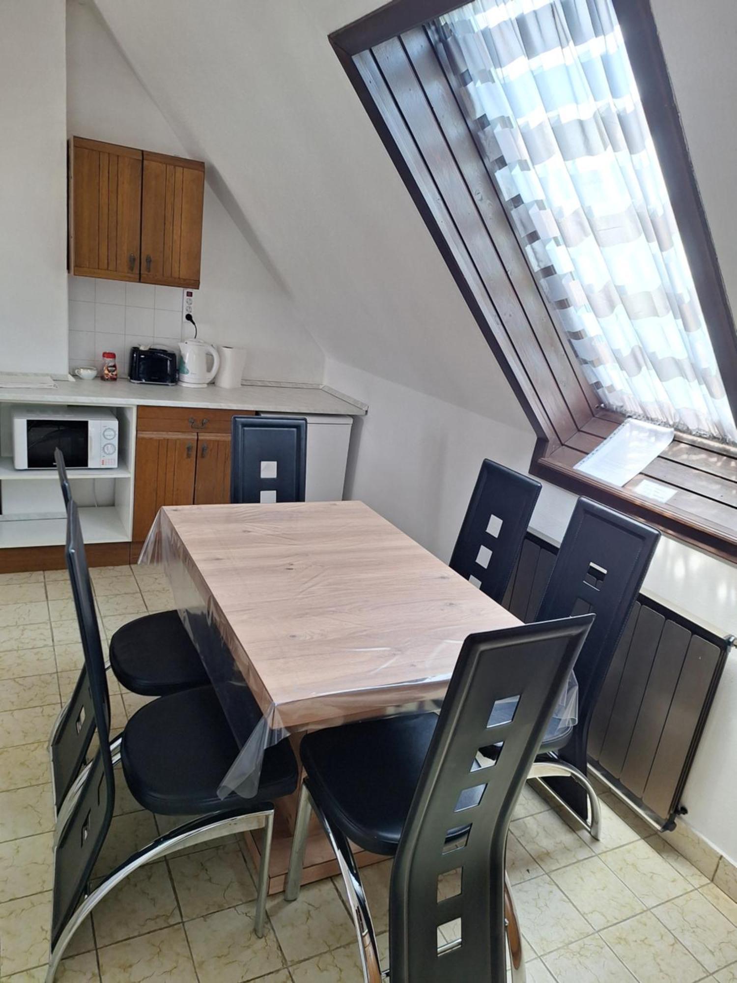 Aniiza Apartman Орвеняш Екстериор снимка